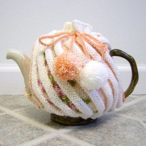 Creamcicle Swirl Tea Cozy